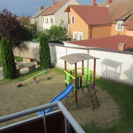 Zafir Sziget Apartman Sárvár Exteriér fotografie