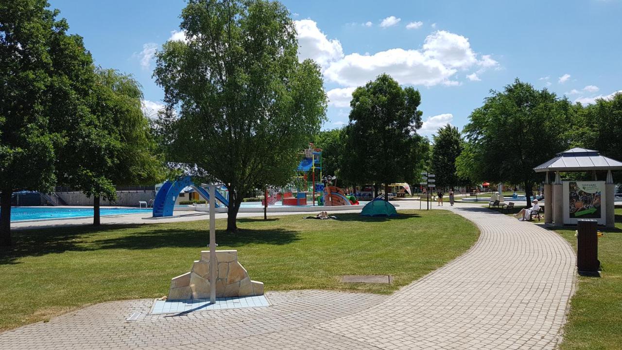 Zafir Sziget Apartman Sárvár Exteriér fotografie
