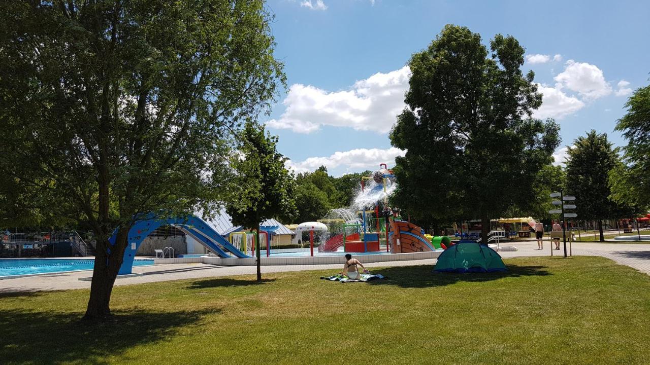 Zafir Sziget Apartman Sárvár Exteriér fotografie