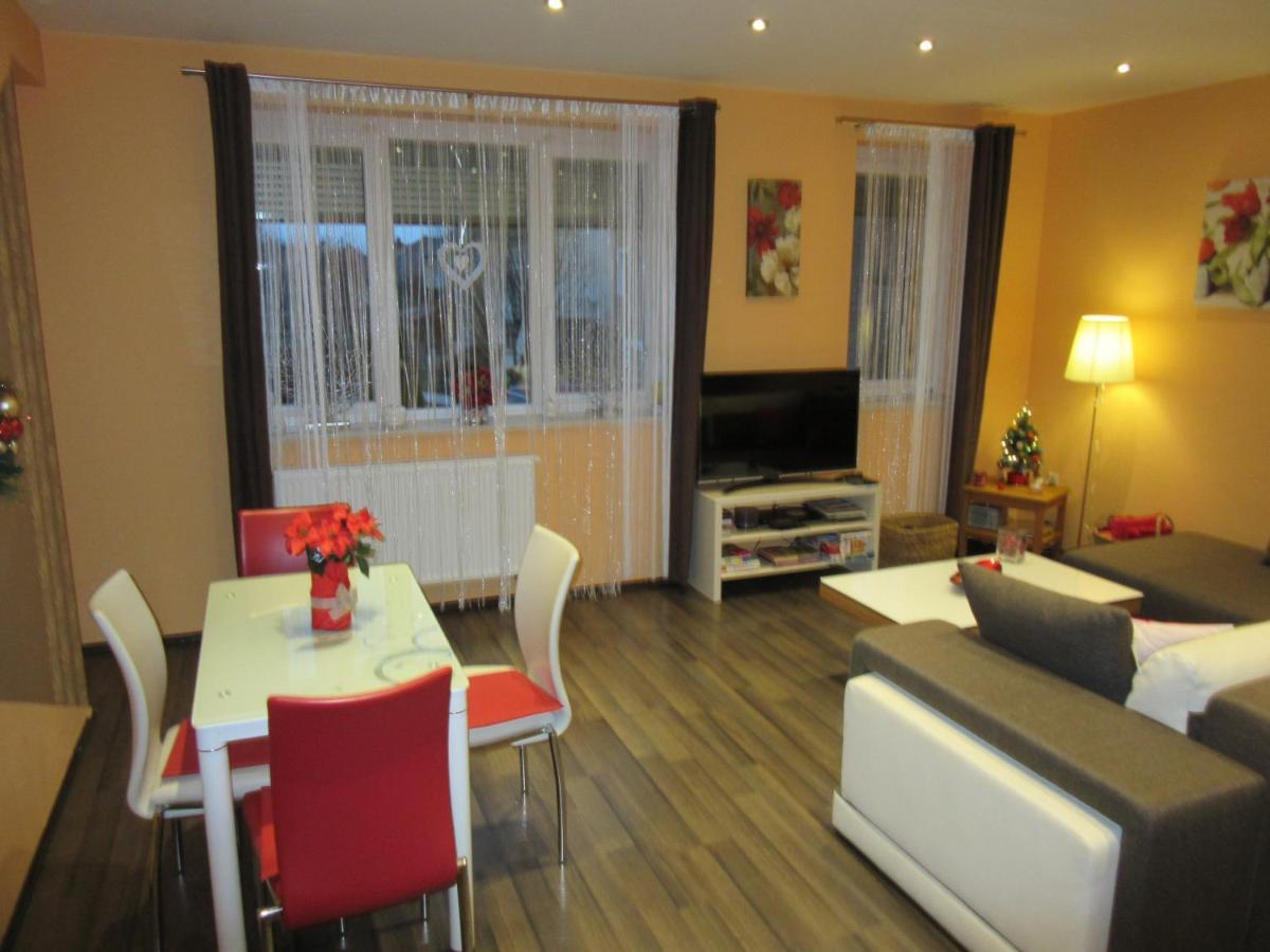 Zafir Sziget Apartman Sárvár Exteriér fotografie