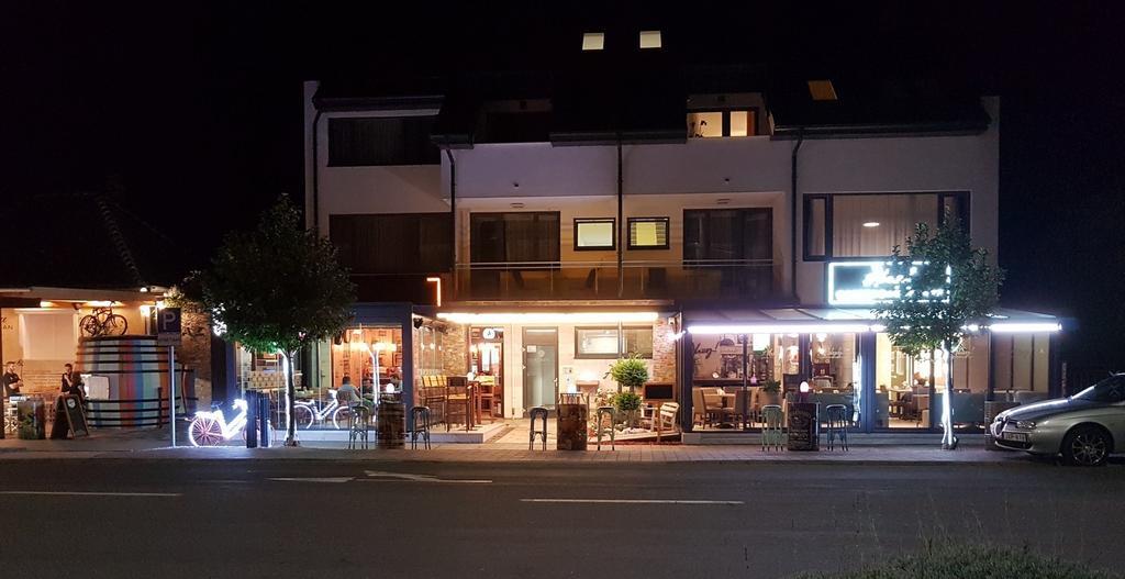 Zafir Sziget Apartman Sárvár Exteriér fotografie
