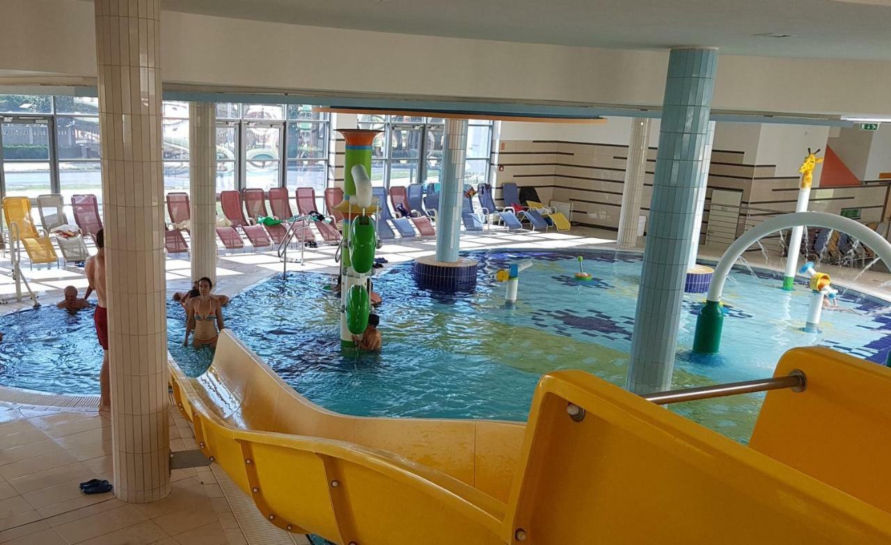 Zafir Sziget Apartman Sárvár Exteriér fotografie